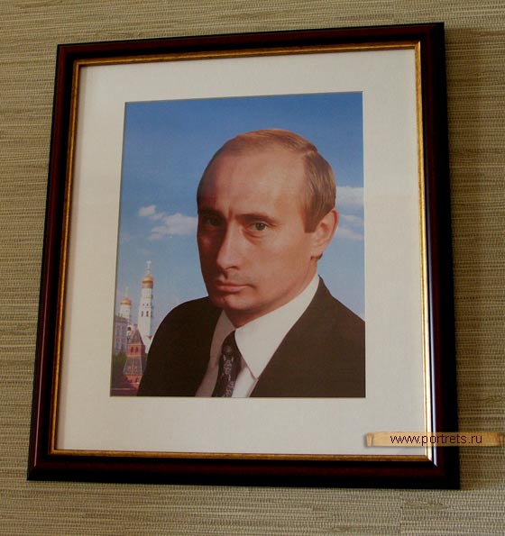 №7 Двойной портрет на фоне Кремля