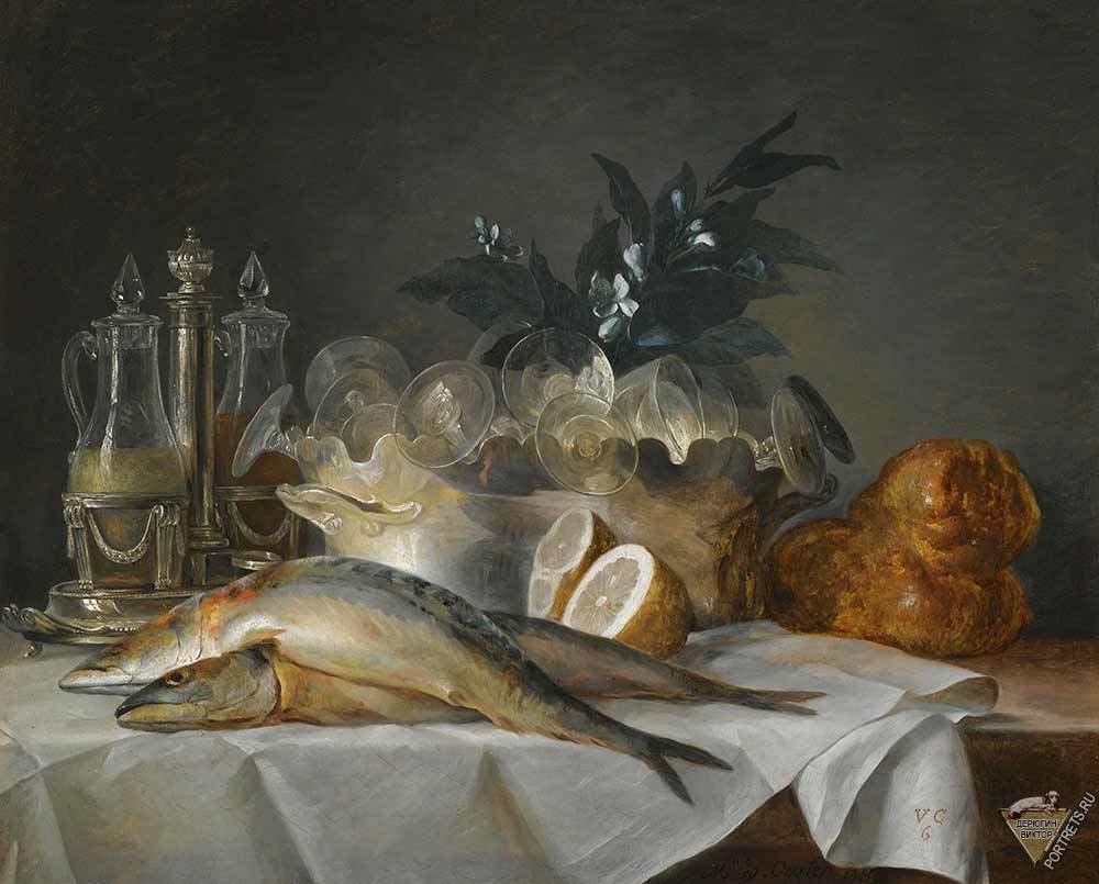 Натюрморт из скумбрии, стеклянной посуды, буханки хлеба и лимонов на столе с белой тканью