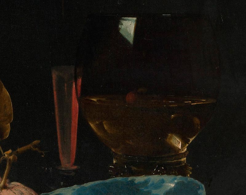 Натюрморт с фруктами, стеклянной посудой и чашей Ванли. Фрагмент №3 Калф Виллем