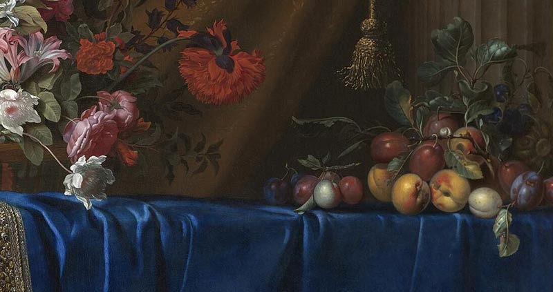 Натюрморт с корзиной цветов и горкой фруктов на скульптурном каменном столе, частично покрытом синим бархатом, тканью с золотой и серебряной бахромой с драпировкой и каменной колонной на заднем плане. Фрагмент №2 Пикар, Жан Мишель